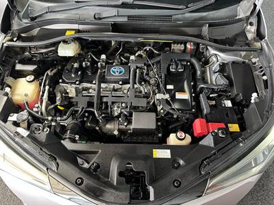 2017 Toyota C-HR - Thumbnail