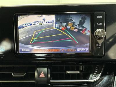 2017 Toyota C-HR - Thumbnail