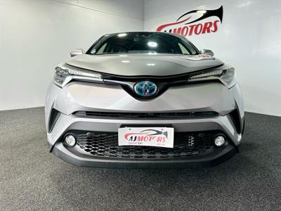 2017 Toyota C-HR - Thumbnail