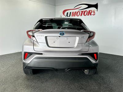 2017 Toyota C-HR - Thumbnail