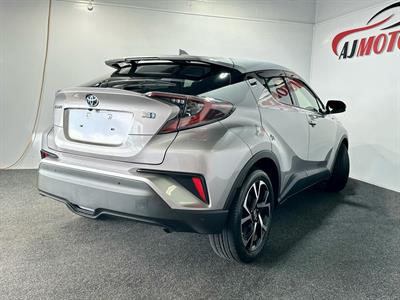 2017 Toyota C-HR - Thumbnail