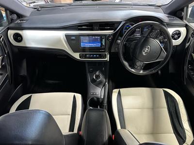 2016 Toyota Auris - Thumbnail