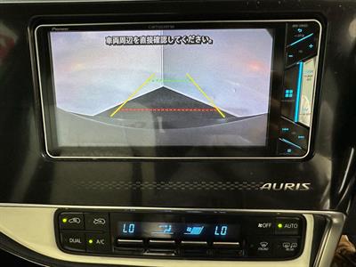 2016 Toyota Auris - Thumbnail