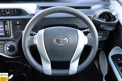 2012 Toyota Aqua - Thumbnail