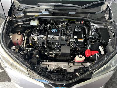 2017 Toyota C-HR - Thumbnail
