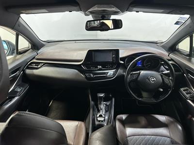 2017 Toyota C-HR - Thumbnail