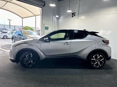2017 Toyota C-HR - Thumbnail