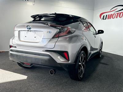 2017 Toyota C-HR - Thumbnail