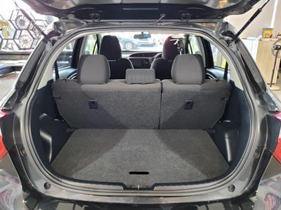 2017 Toyota Vitz - Thumbnail