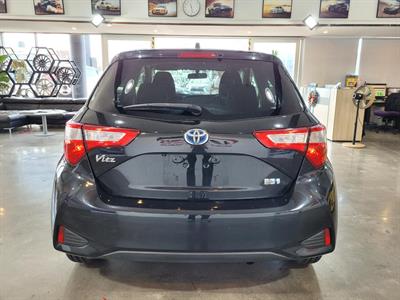 2017 Toyota Vitz - Thumbnail