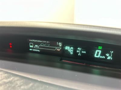 2013 Toyota Prius - Thumbnail