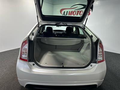2013 Toyota Prius - Thumbnail