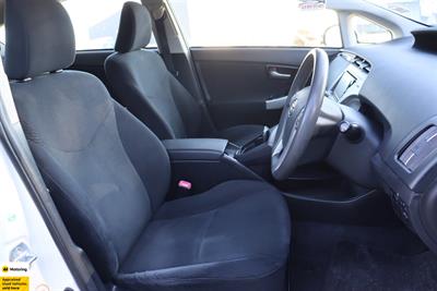 2012 Toyota Prius - Thumbnail