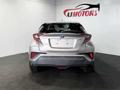 2018 Toyota C-HR - Thumbnail