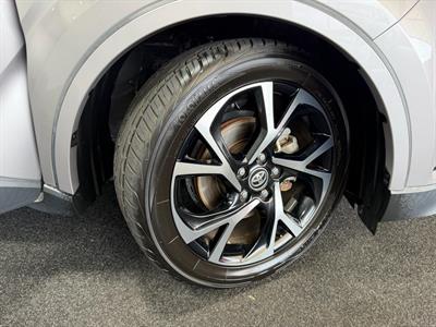2018 Toyota C-HR - Thumbnail