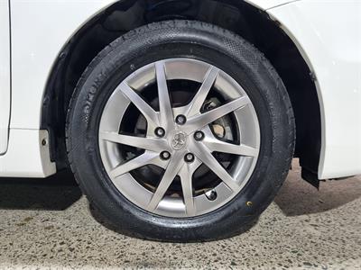 2014 Toyota Prius - Thumbnail