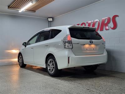 2014 Toyota Prius - Thumbnail