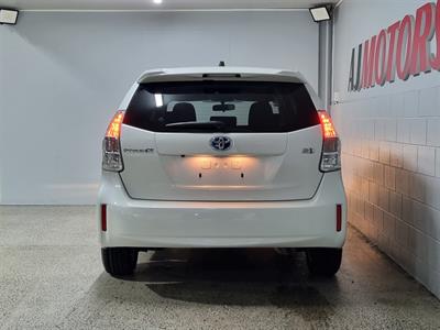 2014 Toyota Prius - Thumbnail