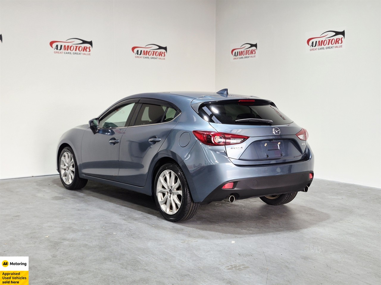 2015 Mazda Axela Sport