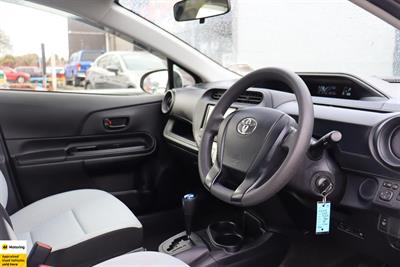 2019 Toyota Aqua - Thumbnail