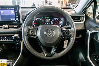 2019 Toyota RAV4 - Thumbnail