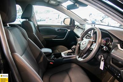 2019 Toyota RAV4 - Thumbnail