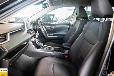 2019 Toyota RAV4 - Thumbnail