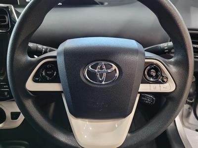 2018 Toyota Prius - Thumbnail