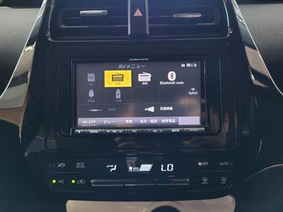 2018 Toyota Prius - Thumbnail