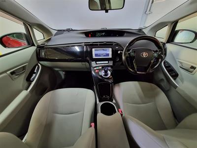 2013 Toyota Prius - Thumbnail