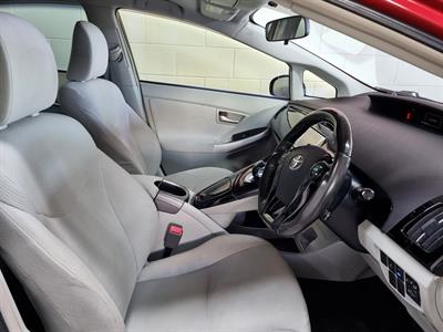 2013 Toyota Prius - Thumbnail