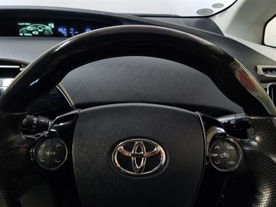 2013 Toyota Prius - Thumbnail