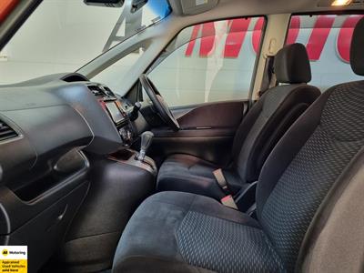 2014 Nissan Serena - Thumbnail