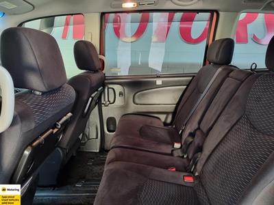 2014 Nissan Serena - Thumbnail
