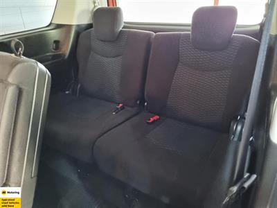 2014 Nissan Serena - Thumbnail