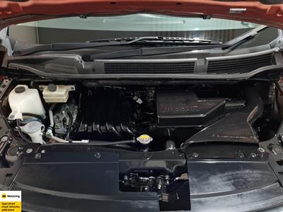 2014 Nissan Serena - Thumbnail