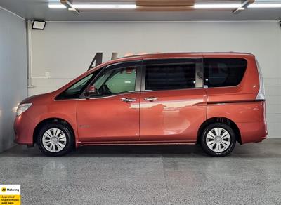 2014 Nissan Serena - Thumbnail