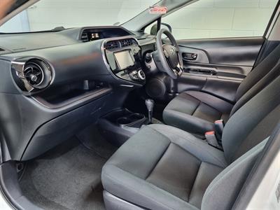 2019 Toyota Aqua - Thumbnail