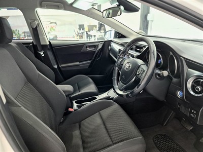 2017 Toyota Corolla - Thumbnail