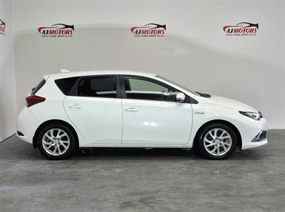 2017 Toyota Corolla - Thumbnail