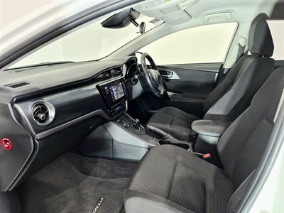 2017 Toyota Corolla - Thumbnail