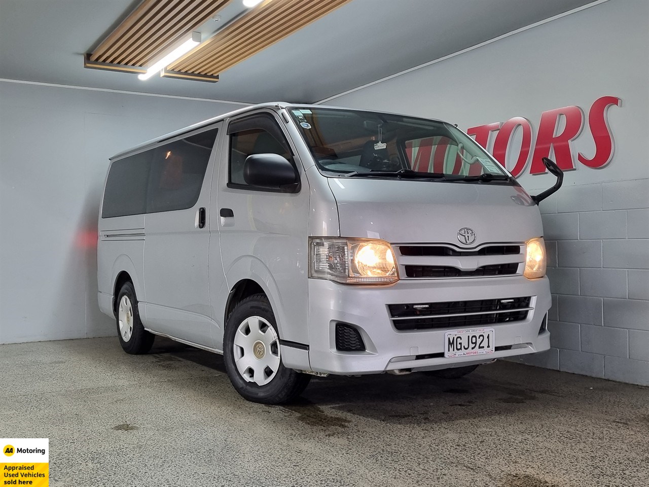 2013 Toyota Hiace