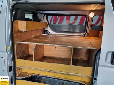 2013 Toyota Hiace - Thumbnail