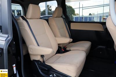 2014 Toyota Noah - Thumbnail