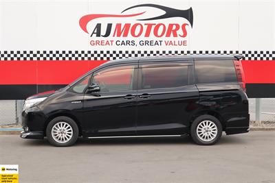 2014 Toyota Noah - Thumbnail