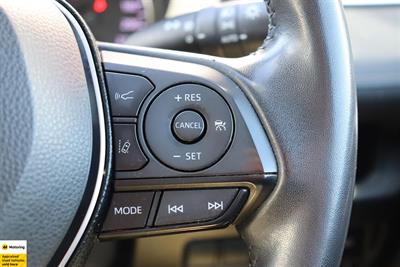 2019 Toyota RAV4 - Thumbnail