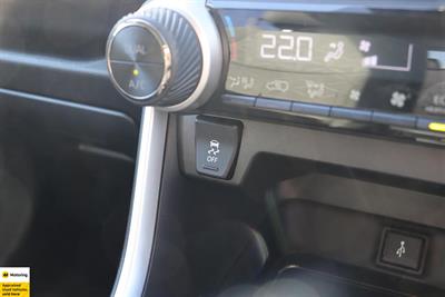 2019 Toyota RAV4 - Thumbnail