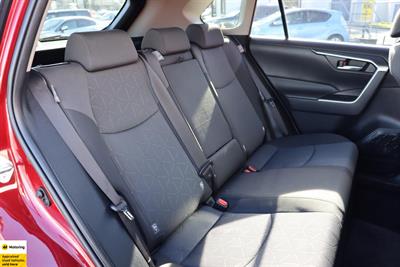 2019 Toyota RAV4 - Thumbnail