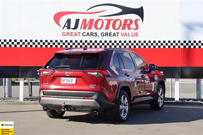2019 Toyota RAV4 - Thumbnail