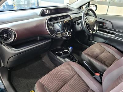 2017 Toyota Aqua - Thumbnail